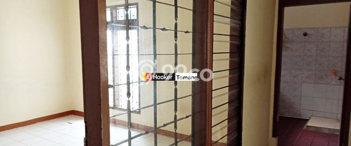 Rumah di Tomang, Dekat Pusat Kota, 3 KT Rumah di Tomang, Dekat Pusat Kota, 3 KT