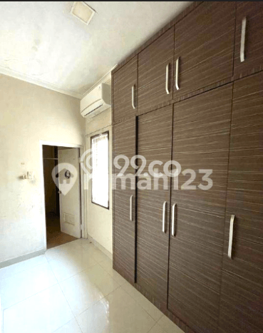 Rumah Elit LB 180m2 Siap Huni Desain Elegan di Green Ville, Jakarta Barat Rumah Elit LB 180m2 Siap Huni Desain Elegan di Green Ville, Jakarta Barat