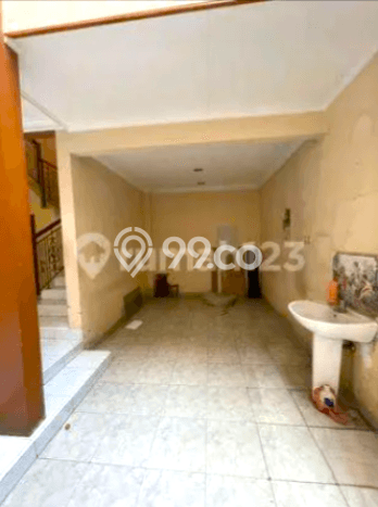 Dijual Rumah Mewah Elegan Dengan View Eksklusif di Tomang, Jakarta Barat Dijual Rumah Mewah Elegan Dengan View Eksklusif di Tomang, Jakarta Barat