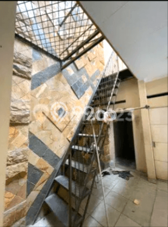 Dijual Rumah Mewah Elegan Dengan View Eksklusif di Tomang, Jakarta Barat Dijual Rumah Mewah Elegan Dengan View Eksklusif di Tomang, Jakarta Barat