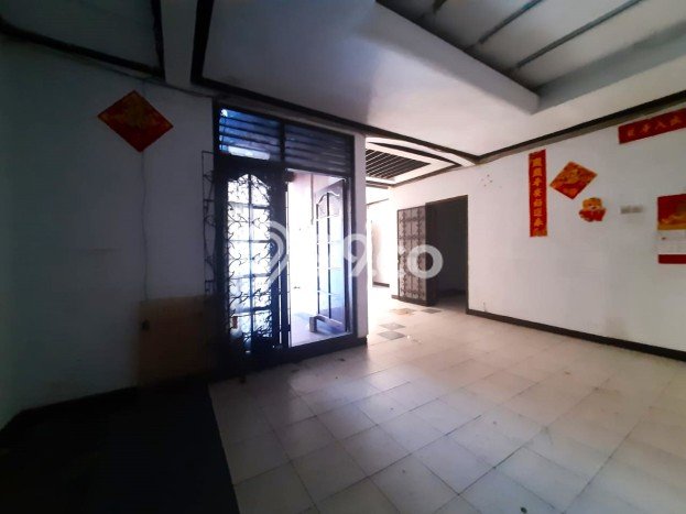 For Sale! Luxury House LT 170m2 Desain Elegan di Cideng For Sale! Luxury House LT 170m2 Desain Elegan di Cideng