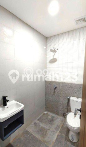 Dijual Rumah Luas Elegan Dengan View Cantik di Duri Kepa, Jakarta Barat Dijual Rumah Luas Elegan Dengan View Cantik di Duri Kepa, Jakarta Barat