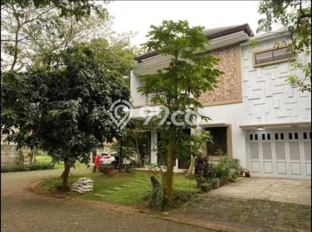 Rumah Eksklusif Siap Huni LT 245m2 di BSD, Tangerang Selatan Rumah Eksklusif Siap Huni LT 245m2 di BSD, Tangerang Selatan