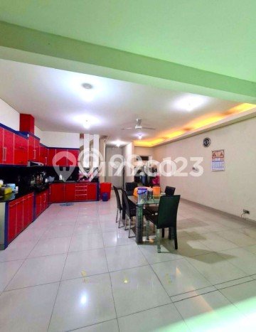 Rumah Mewah LB 200m2 Siap Huni Desain Elegan di Duri Kepa, Jakarta Barat Rumah Mewah LB 200m2 Siap Huni Desain Elegan di Duri Kepa, Jakarta Barat