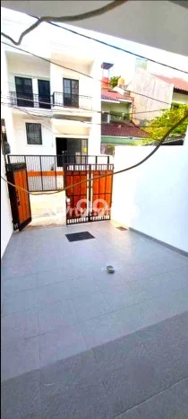 Dijual Rumah 4 Kamar Lokasi Ideal Bagus dan Strategis di Kebon Jeruk Dijual Rumah 4 Kamar Lokasi Ideal Bagus dan Strategis di Kebon Jeruk