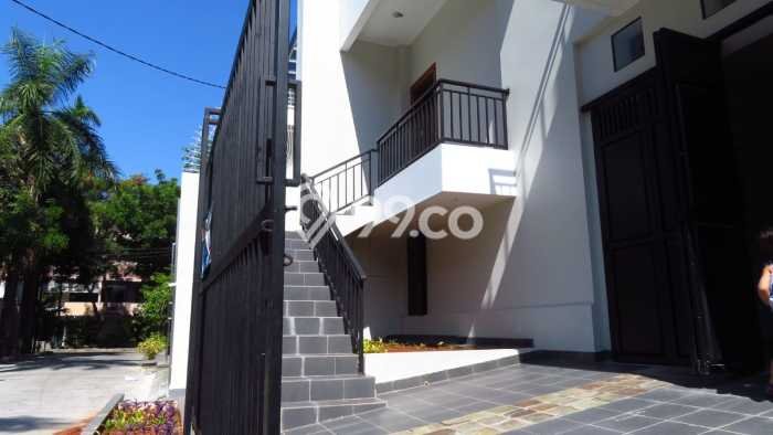 Rumah Luxury Modern Siap Huni di Green Ville Jakarta Barat Rumah Luxury Modern Siap Huni di Green Ville Jakarta Barat
