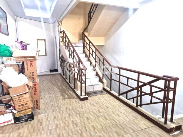 Rumah Mewah LB 200m2 Siap Pakai Desain Elegan di Taman Palem, Jakarta Barat Rumah Mewah LB 200m2 Siap Pakai Desain Elegan di Taman Palem, Jakarta Barat
