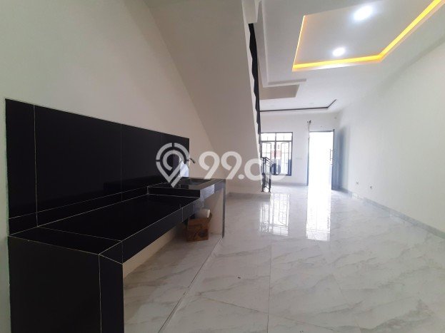Jual Rumah Mewah Elegan Dengan View Cantik di Taman Ratu, Jakarta Barat Jual Rumah Mewah Elegan Dengan View Cantik di Taman Ratu, Jakarta Barat