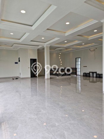 Ready to Use! Premium House LT 313m2 Desain Elegan di Tomang Ready to Use! Premium House LT 313m2 Desain Elegan di Tomang