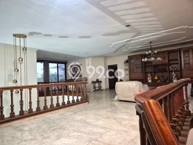 Rumah Mewah LB 600m2 Siap Huni Desain Elegan di Tomang, Jakarta Barat Rumah Mewah LB 600m2 Siap Huni Desain Elegan di Tomang, Jakarta Barat