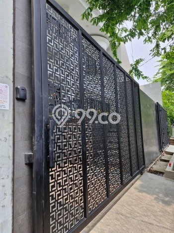 Ready to Use! Premium House LT 313m2 Desain Elegan di Tomang Ready to Use! Premium House LT 313m2 Desain Elegan di Tomang