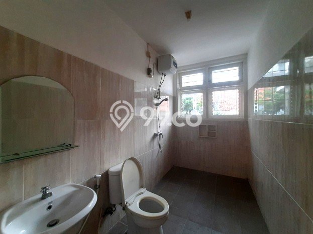 BEST OFFER! Rumah Siap Huni area Cideng, Luas 162m² LB 250m² BEST OFFER! Rumah Siap Huni area Cideng, Luas 162m² LB 250m²