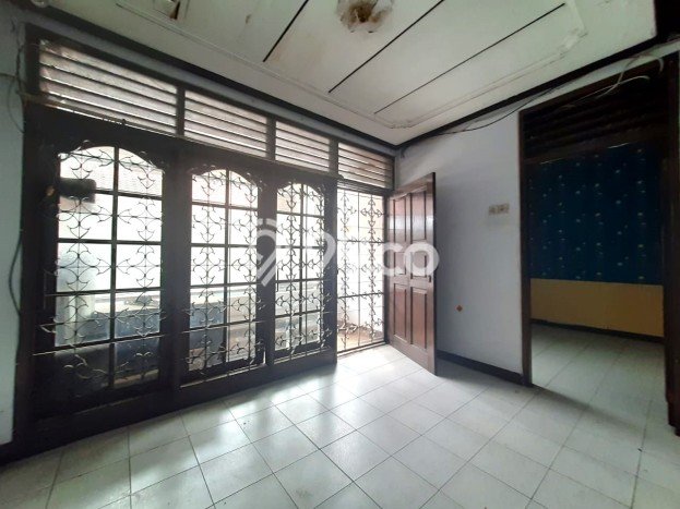 For Sale! Luxury House LT 170m2 Desain Elegan di Cideng For Sale! Luxury House LT 170m2 Desain Elegan di Cideng