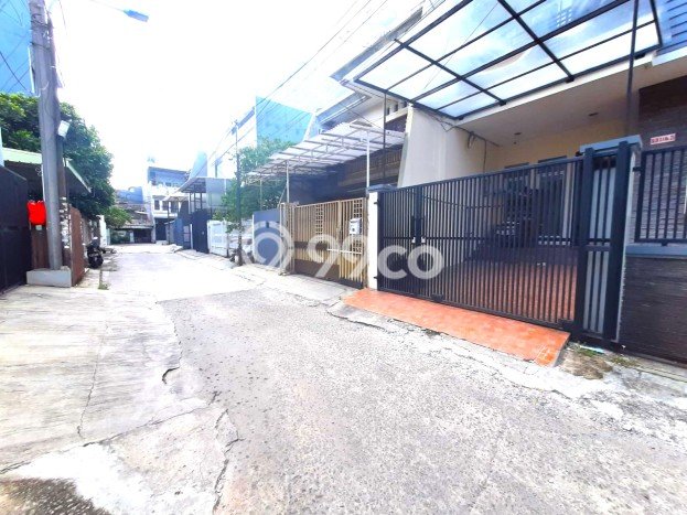 Jual Rumah Luas Elegan Dengan View Cantik di Duri Kepa, Jakarta Barat Jual Rumah Luas Elegan Dengan View Cantik di Duri Kepa, Jakarta Barat