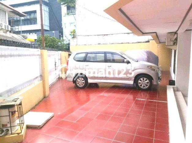 Rumah Elit Modern Tanpa Renovasi di Tomang Jakarta Barat Rumah Elit Modern Tanpa Renovasi di Tomang Jakarta Barat