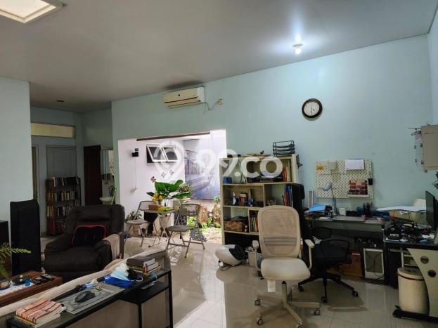 Hunian Mewah LB 155m2 Siap Huni Desain Elegan di Bintaro, Tangerang Selatan Hunian Mewah LB 155m2 Siap Huni Desain Elegan di Bintaro, Tangerang Selatan