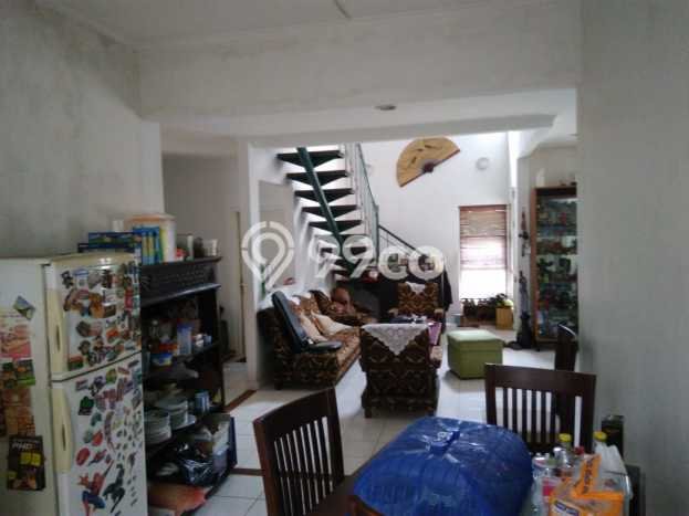 Rumah Luas Asri 3 KT Siap Pakai di Bintaro Tangerang Selatan Rumah Luas Asri 3 KT Siap Pakai di Bintaro Tangerang Selatan