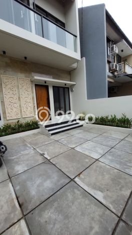 Dijual Hunian Rumah Terawat 3 KT di BSD, Tangerang Dijual Hunian Rumah Terawat 3 KT di BSD, Tangerang