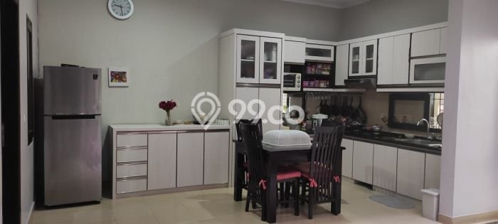 Jual Rumah Bagus Siap Huni LB 180m2 di Ciputat, Tangerang Selatan Jual Rumah Bagus Siap Huni LB 180m2 di Ciputat, Tangerang Selatan