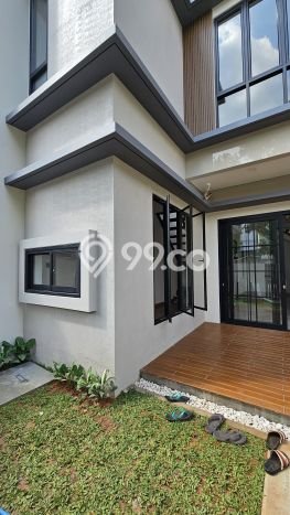 Dijual Cepat Rumah LT 202m² / LB 170m² di Kawasan Bisnis BSD, Tangerang Dijual Cepat Rumah LT 202m² / LB 170m² di Kawasan Bisnis BSD, Tangerang