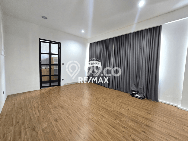 For Sale! Luxury House LT 170m2 Desain Elegan di Jakarta Garden City For Sale! Luxury House LT 170m2 Desain Elegan di Jakarta Garden City