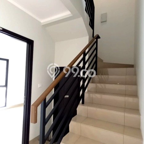 Disewakan! Rumah 4 Kamar Tidur &
3 Kamar Mandi di Summarecon Crown Gading, Bekasi Disewakan! Rumah 4 Kamar Tidur &
3 Kamar Mandi di Summarecon Crown Gading, Bekasi