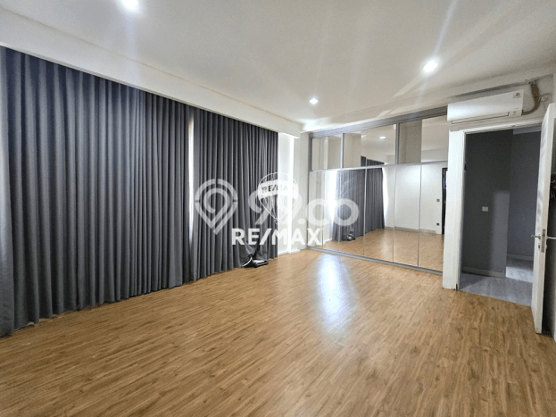 For Sale! Luxury House LT 170m2 Desain Elegan di Jakarta Garden City For Sale! Luxury House LT 170m2 Desain Elegan di Jakarta Garden City