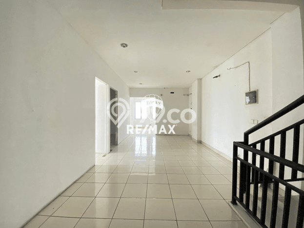 Unit Ruko Dijual di Jakarta Timur LT 109m2 & LB 227m2 Unit Ruko Dijual di Jakarta Timur LT 109m2 & LB 227m2