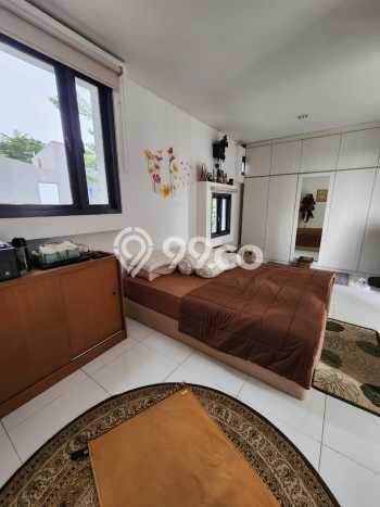 Ready to Use! Premium House LT 185m2 Desain Elegan di Bintaro Ready to Use! Premium House LT 185m2 Desain Elegan di Bintaro