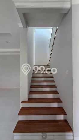 Hunian Mewah LB 200m2 Siap Pakai Desain Elegan di Bintaro, Tangerang Selatan Hunian Mewah LB 200m2 Siap Pakai Desain Elegan di Bintaro, Tangerang Selatan