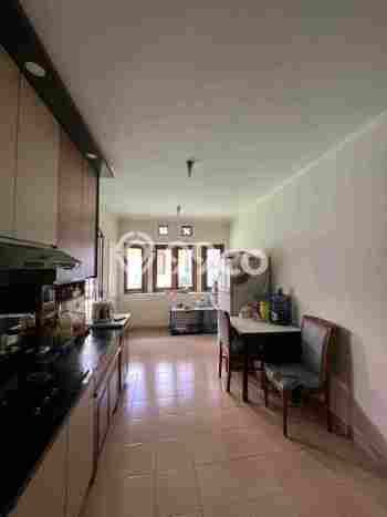 Rumah Elit Modern Tanpa Renovasi di Setra Duta Bandung Rumah Elit Modern Tanpa Renovasi di Setra Duta Bandung