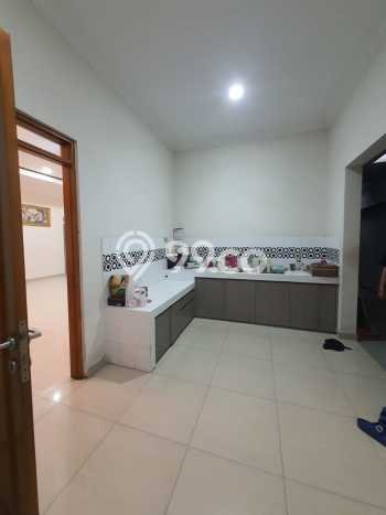 Rumah lokasi Cicendo, Bandung, LT 360m2m² Bangunan 240m2m² Rumah lokasi Cicendo, Bandung, LT 360m2m² Bangunan 240m2m²