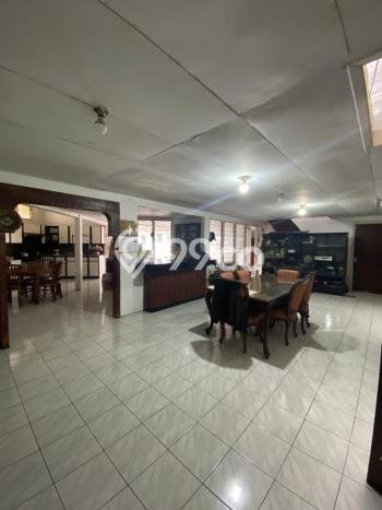 Rumah Mewah LB 250m2 Siap Huni Desain Elegan di Riau, Bandung Rumah Mewah LB 250m2 Siap Huni Desain Elegan di Riau, Bandung