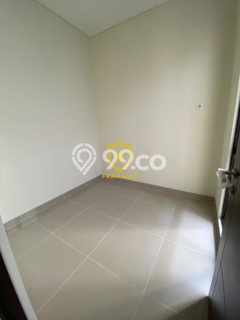 Rumah di Daan Mogot, Lingkungan Strategis, 2 KT Rumah di Daan Mogot, Lingkungan Strategis, 2 KT