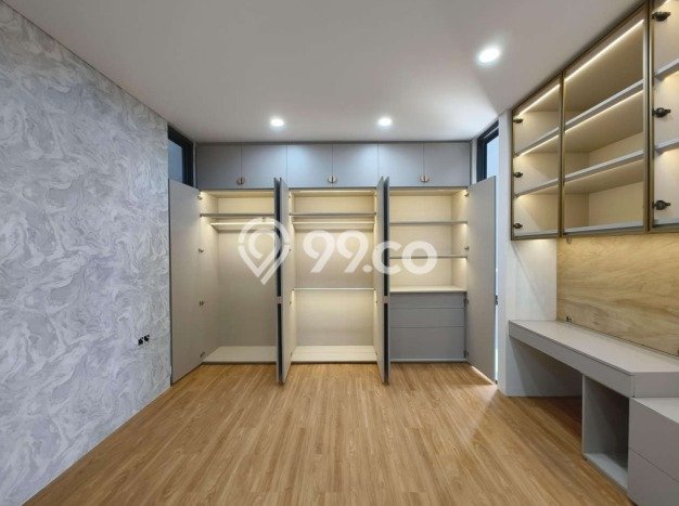 Rumah Luxury Modern Tanpa Renovasi di Taman Ratu Jakarta Barat Rumah Luxury Modern Tanpa Renovasi di Taman Ratu Jakarta Barat