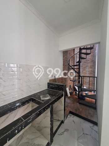 Dijual Rumah Mewah Elegan Dengan View Eksklusif di Duri Kepa, Jakarta Barat Dijual Rumah Mewah Elegan Dengan View Eksklusif di Duri Kepa, Jakarta Barat