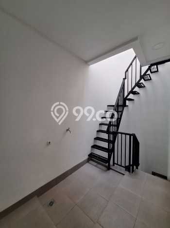 Rumah SUPER MEWAH! area Sunrise Garden, Jakarta Barat, LT 150m² LB 200m², BISA KPR Rumah SUPER MEWAH! area Sunrise Garden, Jakarta Barat, LT 150m² LB 200m², BISA KPR