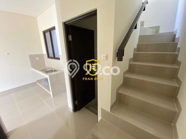 Jual Rumah Eksklusif 2 KT di Daan Mogot, Jakarta Barat Jual Rumah Eksklusif 2 KT di Daan Mogot, Jakarta Barat