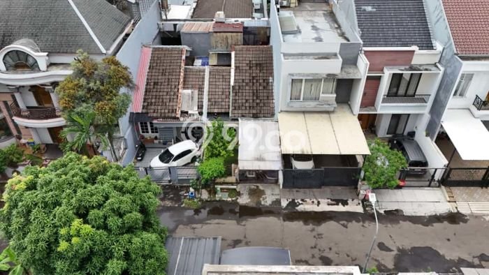 Dijual Rumah Luas Megah Dengan View Cantik di Intercon, Jakarta Barat Dijual Rumah Luas Megah Dengan View Cantik di Intercon, Jakarta Barat