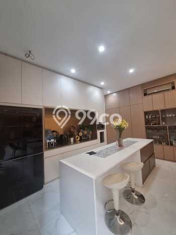 Rumah Elit LB 450m2 Siap Huni Desain Elegan di Sunrise Garden, Jakarta Barat Rumah Elit LB 450m2 Siap Huni Desain Elegan di Sunrise Garden, Jakarta Barat