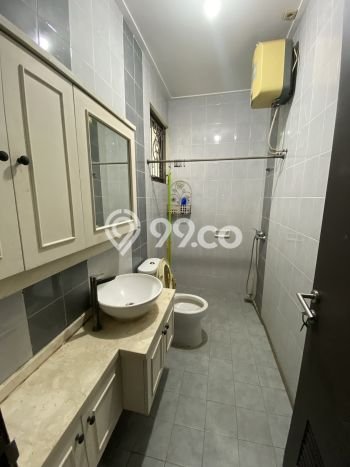 Disewakan Rumah Murah di Green Mansion Jakarta Barat dengan 4 Kamar Tidur Disewakan Rumah Murah di Green Mansion Jakarta Barat dengan 4 Kamar Tidur