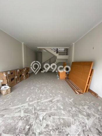 Ruko Dijual di Prime Area Jakarta Barat Luas 177m2 Ruko Dijual di Prime Area Jakarta Barat Luas 177m2