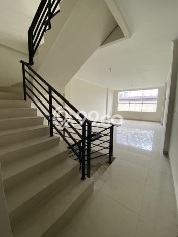 Ruko Dijual di Prime Area Jakarta Barat Luas 177m2 Ruko Dijual di Prime Area Jakarta Barat Luas 177m2