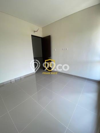 Jual Rumah Eksklusif 2 KT di Daan Mogot, Jakarta Barat Jual Rumah Eksklusif 2 KT di Daan Mogot, Jakarta Barat