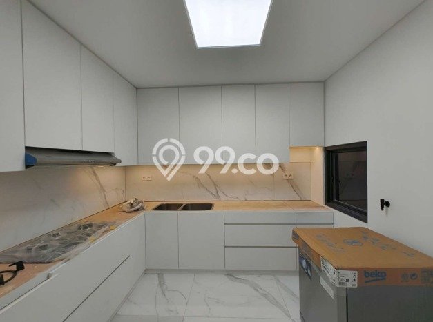 Rumah Luxury Modern Tanpa Renovasi di Taman Ratu Jakarta Barat Rumah Luxury Modern Tanpa Renovasi di Taman Ratu Jakarta Barat