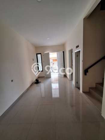 Jual Rumah Mewah Elegan Dengan View Cantik di Taman Ratu, Jakarta Barat Jual Rumah Mewah Elegan Dengan View Cantik di Taman Ratu, Jakarta Barat