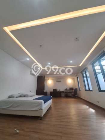 Rumah Elit LB 450m2 Siap Huni Desain Elegan di Sunrise Garden, Jakarta Barat Rumah Elit LB 450m2 Siap Huni Desain Elegan di Sunrise Garden, Jakarta Barat
