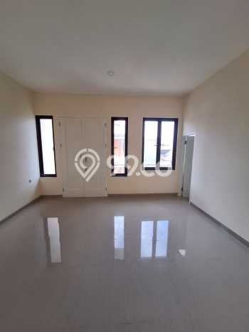 Jual Rumah Mewah Elegan Dengan View Cantik di Taman Ratu, Jakarta Barat Jual Rumah Mewah Elegan Dengan View Cantik di Taman Ratu, Jakarta Barat