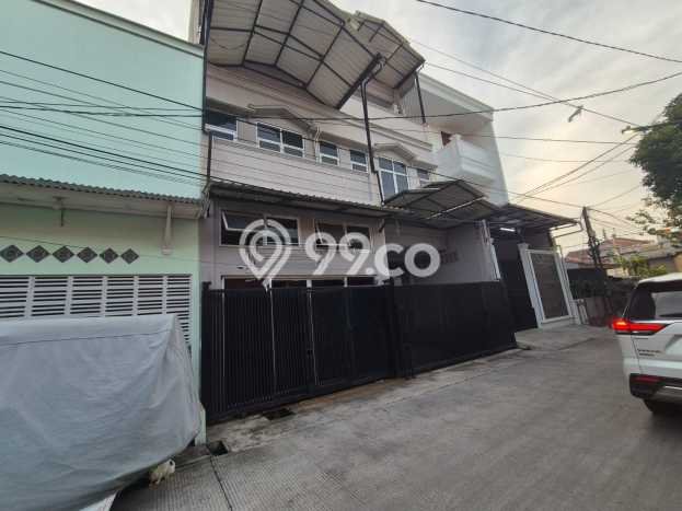 Ready to Use! Luxury House LT 149m2 Desain Elegan di Jelambar Ready to Use! Luxury House LT 149m2 Desain Elegan di Jelambar