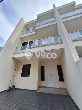 Jual Rumah Mewah Elegan Dengan View Cantik di Taman Ratu, Jakarta Barat Jual Rumah Mewah Elegan Dengan View Cantik di Taman Ratu, Jakarta Barat
